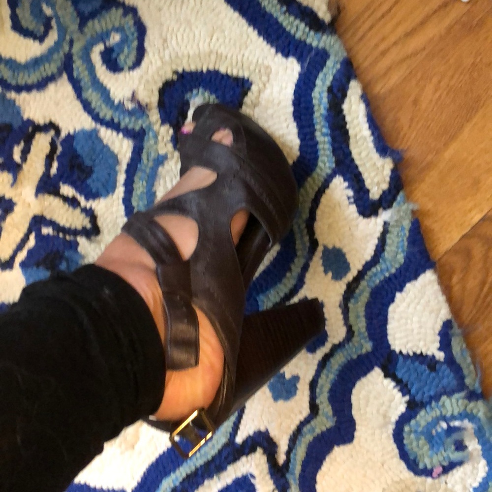 Worthington brown leather heel sandals sz8